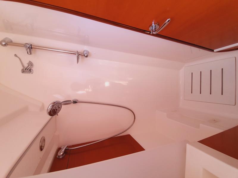 Book yachts online - sailboat - Dufour 405 - Namaste - rent