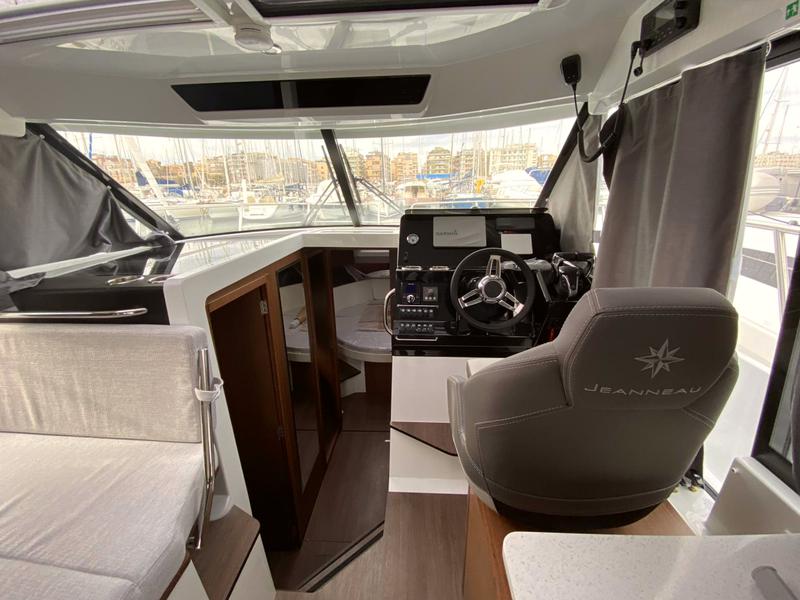 Book yachts online - motorboat - Merry Fisher 1095 - Follow Me - rent