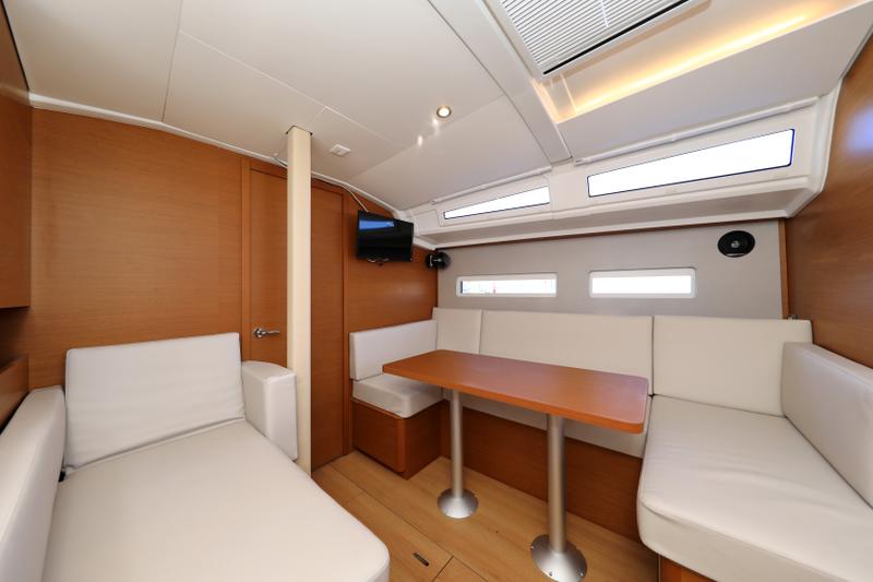 Book yachts online - sailboat - Sun Odyssey 410 - Vague - rent