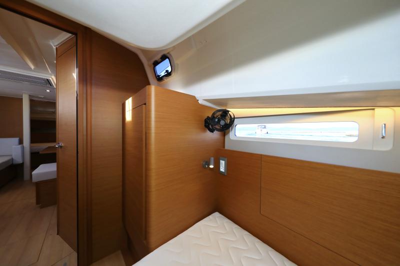 Book yachts online - sailboat - Sun Odyssey 410 - Vague - rent