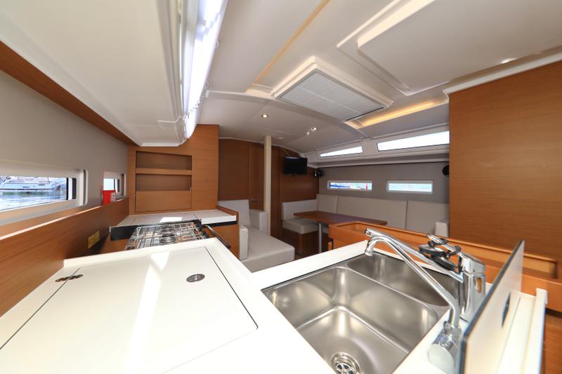 Book yachts online - sailboat - Sun Odyssey 410 - Vague - rent