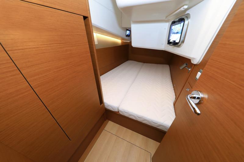 Book yachts online - sailboat - Sun Odyssey 410 - Vague - rent