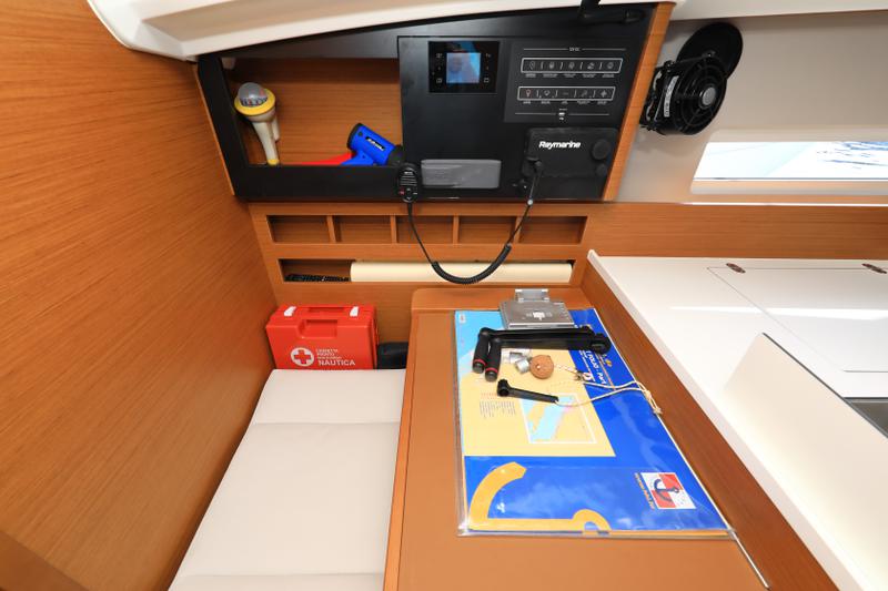 Book yachts online - sailboat - Sun Odyssey 410 - Vague - rent