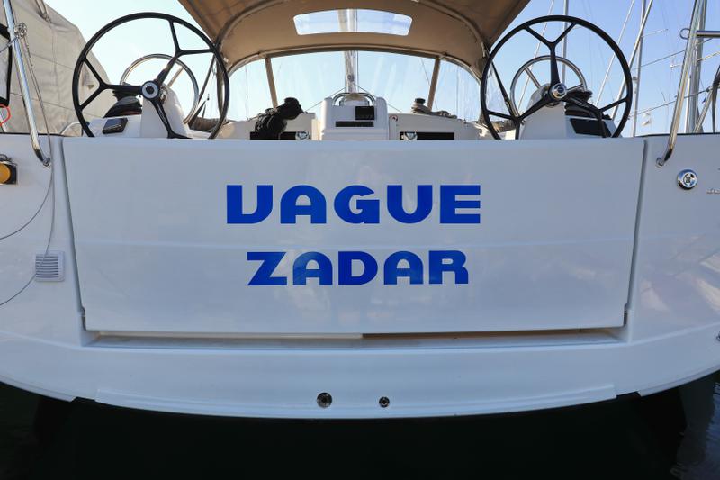 Book yachts online - sailboat - Sun Odyssey 410 - Vague - rent