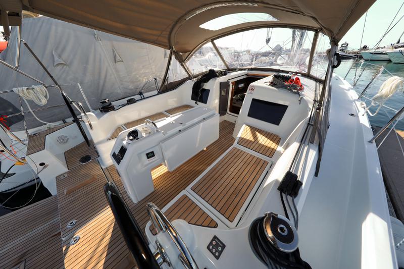 Book yachts online - sailboat - Sun Odyssey 410 - Vague - rent