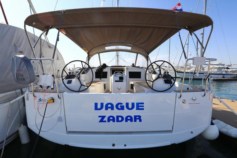 Book yachts online - sailboat - Sun Odyssey 410 - Vague - rent