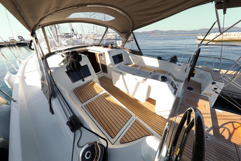 Book yachts online - sailboat - Sun Odyssey 410 - Vague - rent