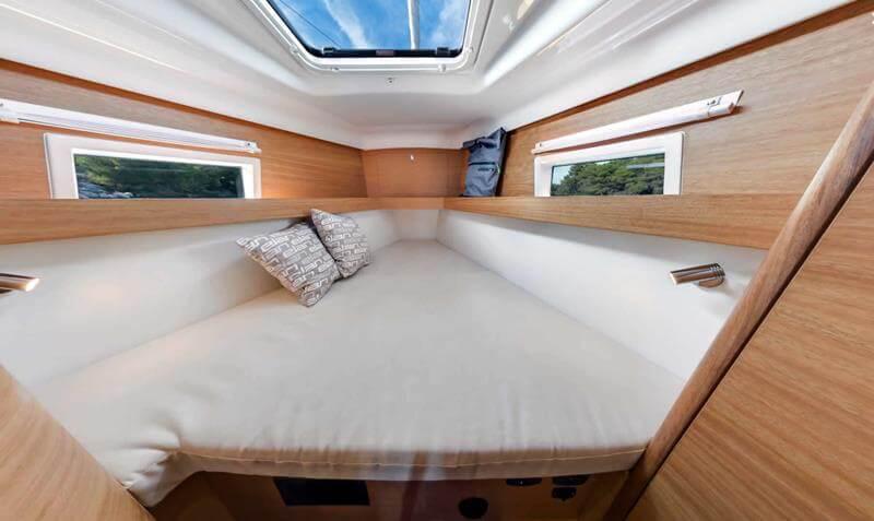 Book yachts online - sailboat - Elan 45.1 Impression 3 cabins 2 heads - Urshy - rent