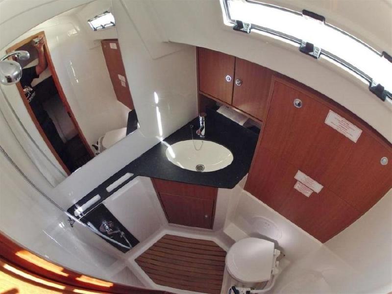 Book yachts online - sailboat - Bavaria Cruiser 45 - Elise -Bavaria 45 Cruiser - rent