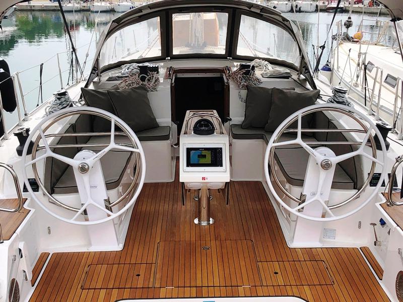 Book yachts online - sailboat - Bavaria Cruiser 46 - Michael Bavaria 46 Cruiser - rent
