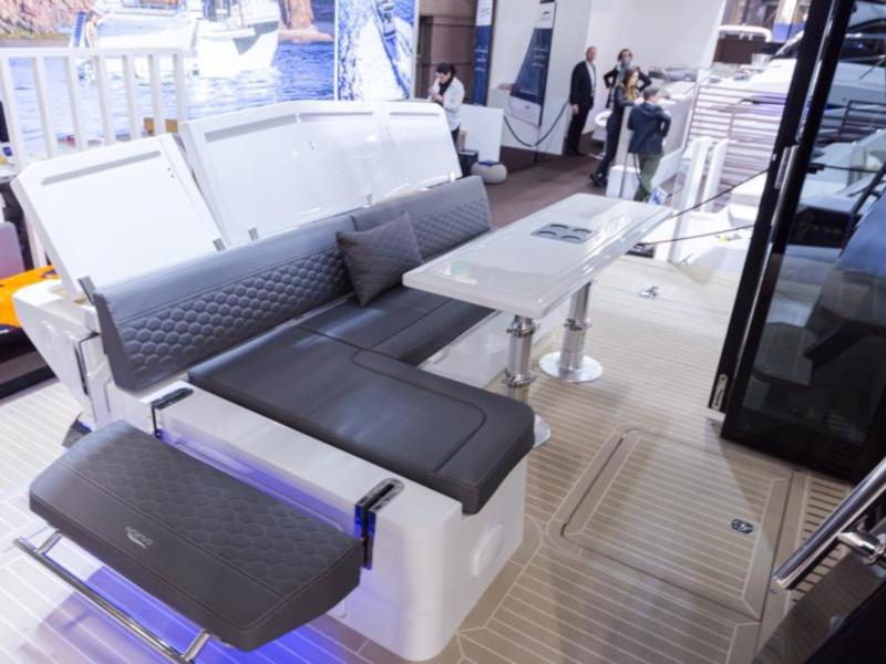 Book yachts online - motorboat - Galeon 400 Fly - Little Island - rent