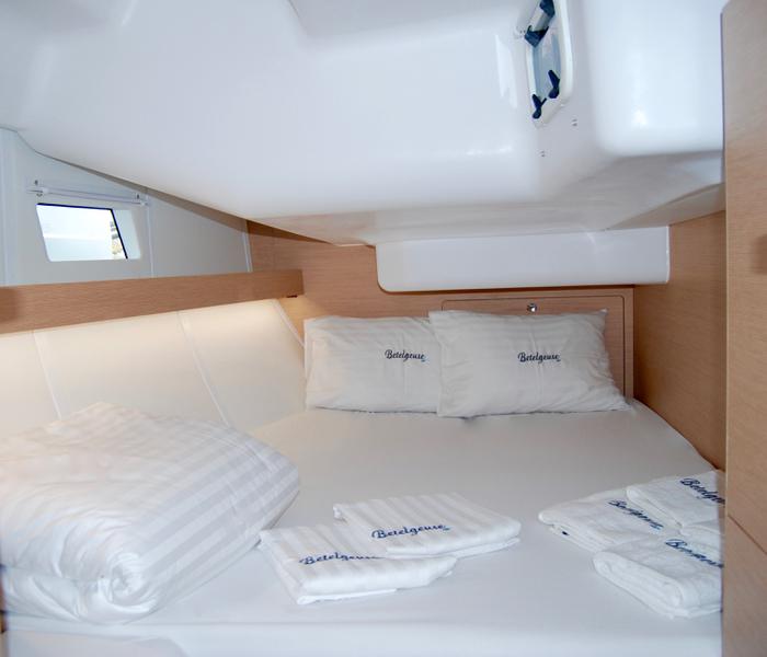 Book yachts online - sailboat - Elan Impression 45 - Betelgeuse (Electric Heads, Inverter) - rent