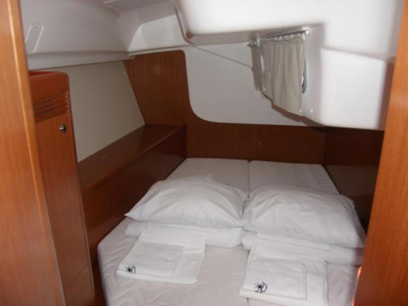 Book yachts online - sailboat - Oceanis 43 - Gilda - rent