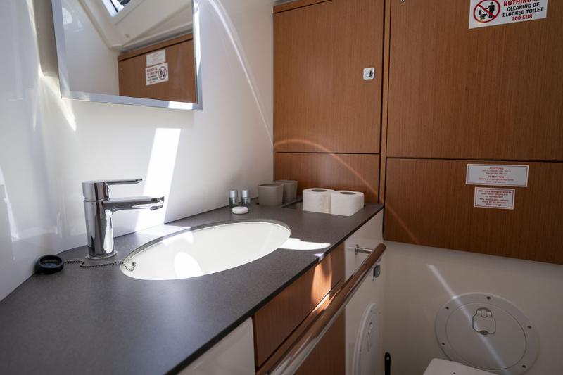 Book yachts online - sailboat - Bavaria Cruiser 46 - MILA - rent