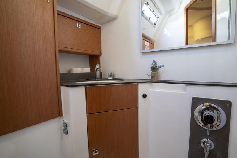 Book yachts online - sailboat - Bavaria Cruiser 46 - MILA - rent