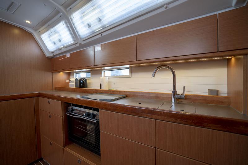 Book yachts online - sailboat - Bavaria Cruiser 46 - MILA - rent