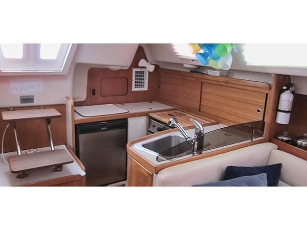 Book yachts online - sailboat - Catalina 309 - It's About Time - rent
