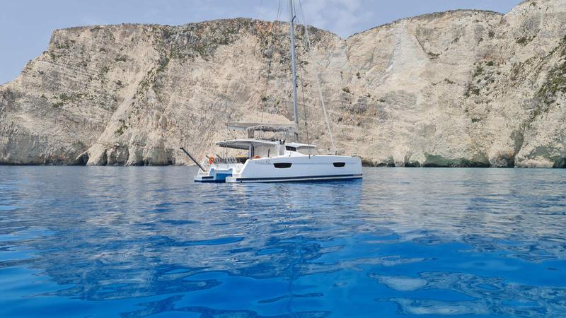 Book yachts online - catamaran - Astréa 42 - Nostos - rent