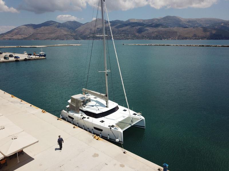 Book yachts online - catamaran - Astréa 42 - Nostos - rent