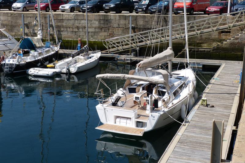 Book yachts online - sailboat - Dufour 360 - Mar me Quer - rent