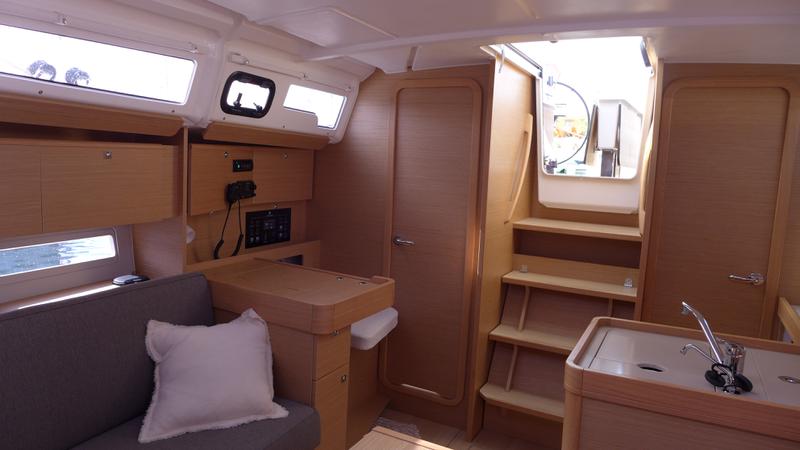 Book yachts online - sailboat - Dufour 360 - Mar me Quer - rent