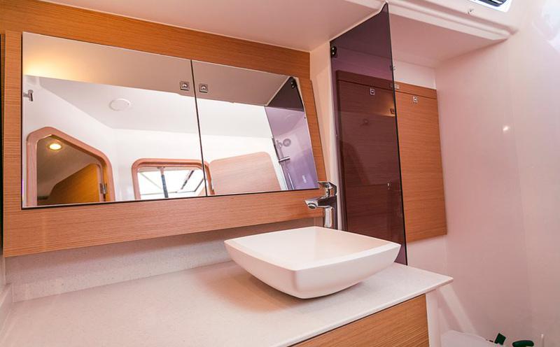 Book yachts online - sailboat - Dufour 520 Grand Large - Zoe - rent