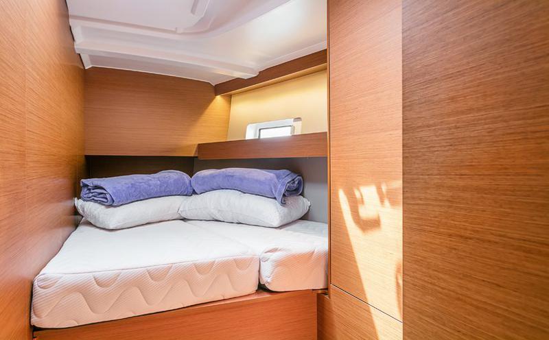 Book yachts online - sailboat - Sun Odyssey 490 - Frida - rent