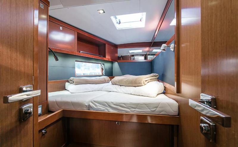 Book yachts online - sailboat - Oceanis 55 - Noemi - rent