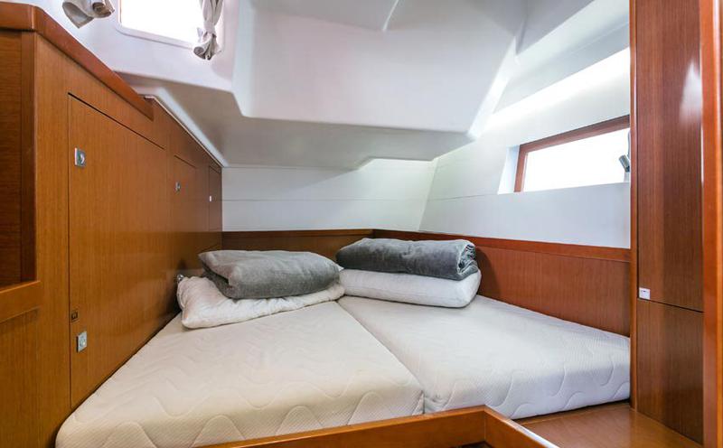 Book yachts online - sailboat - Oceanis 55 - Noemi - rent