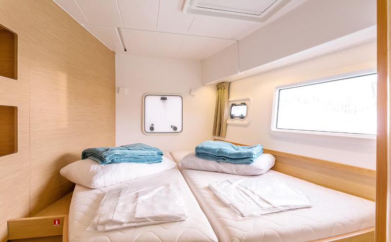 Book yachts online - catamaran - Lagoon 42 - Happy Lagoon - rent