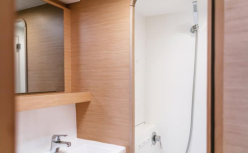 Book yachts online - catamaran - Lagoon 42 - Happy Lagoon - rent