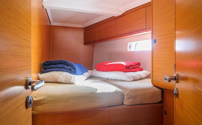 Book yachts online - sailboat - Sun Odyssey 509 - Caterina - rent