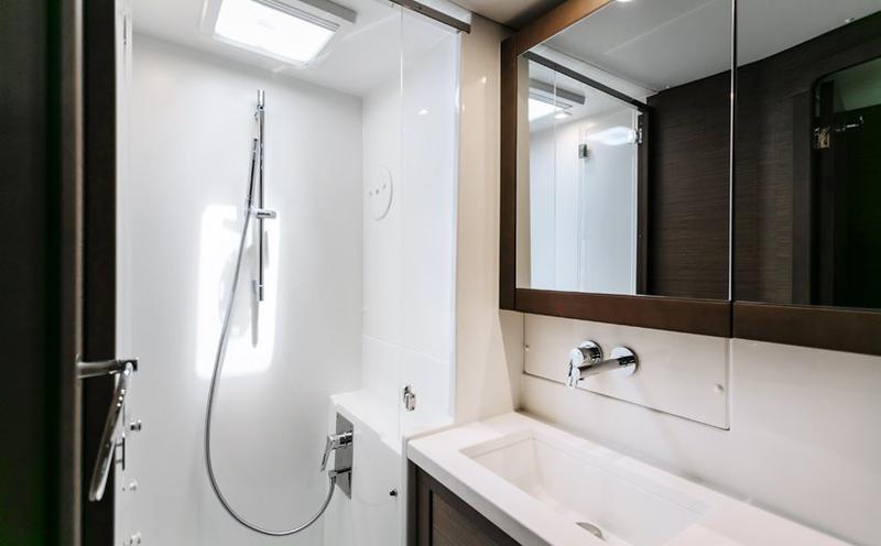 Book yachts online - catamaran - Lagoon 450 Flybridge - Magic Lagoon - rent