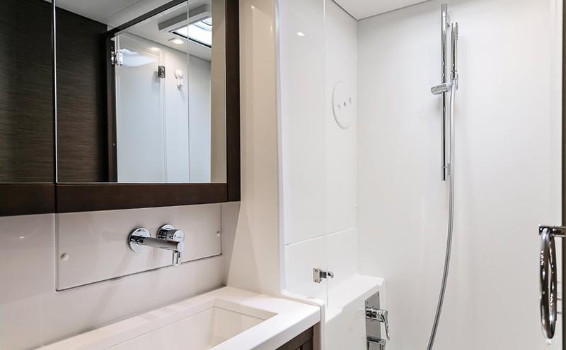 Book yachts online - catamaran - Lagoon 450 Flybridge - Magic Lagoon - rent