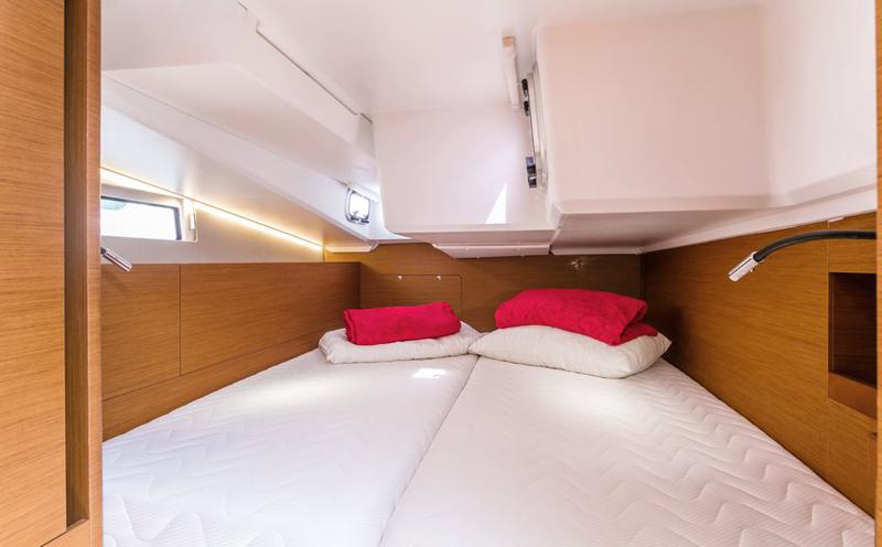 Book yachts online - sailboat - Sun Odyssey 490 - Aurora - rent