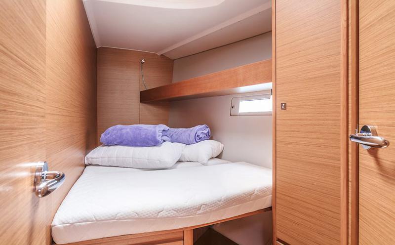 Book yachts online - sailboat - Dufour 460 Grand Large - Genny - rent