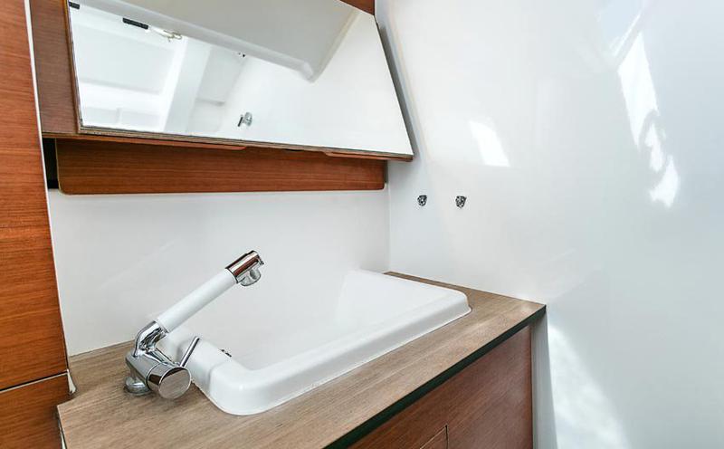 Book yachts online - sailboat - Dufour 460 Grand Large - Sonia - rent