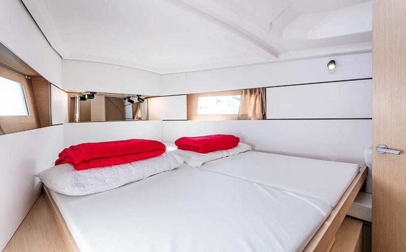 Book yachts online - sailboat - Oceanis 38 - Marta - rent