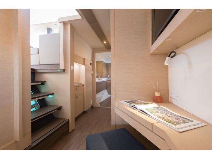 Book yachts online - catamaran - Astréa 42 - MAGIC SUMMER - with AC &amp; generator - rent