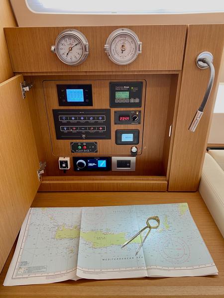 Book yachts online - sailboat - Jeanneau 60 Skippered - EUPHORIA - rent