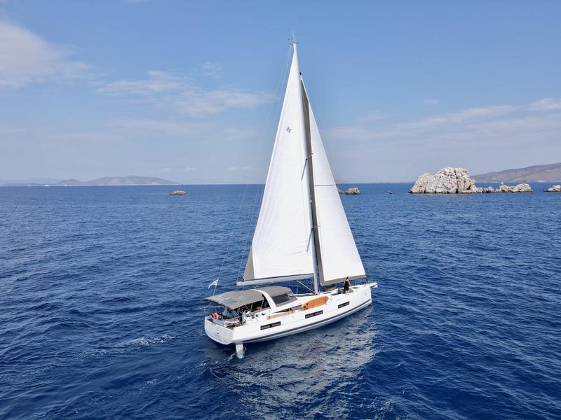 Book yachts online - sailboat - Jeanneau 60 Skippered - EUPHORIA - rent