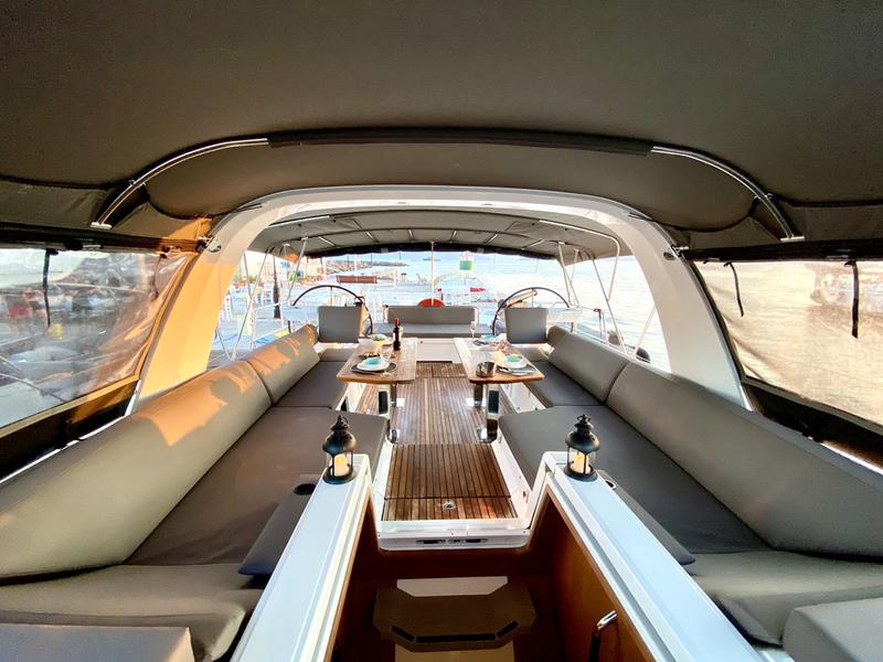 Book yachts online - sailboat - Jeanneau 60 Skippered - EUPHORIA - rent