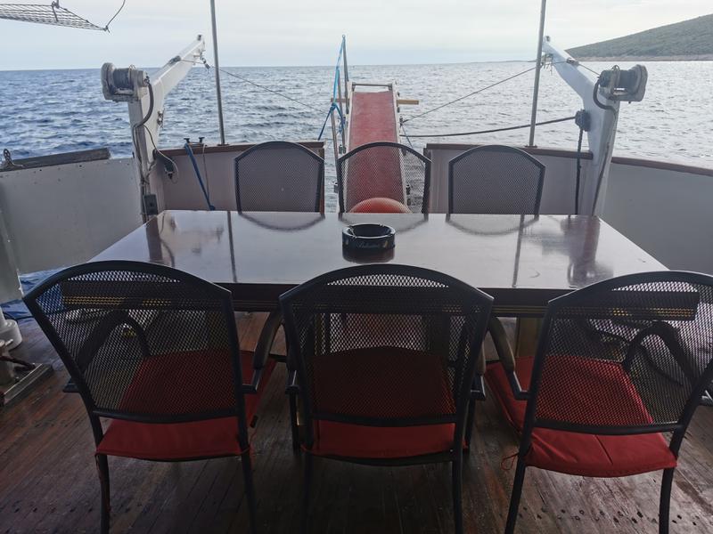 Book yachts online - motorboat - Fleur de Lys - Cadabra - rent