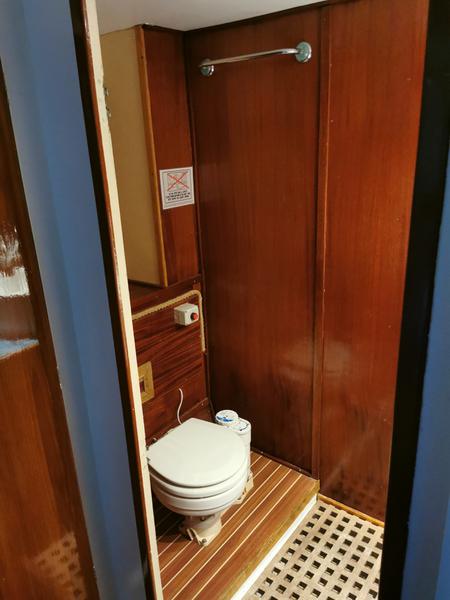 Book yachts online - motorboat - Fleur de Lys - Cadabra - rent