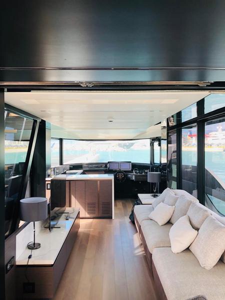 Book yachts online - motorboat - Explorer 62 Fly - Blue Moon - rent