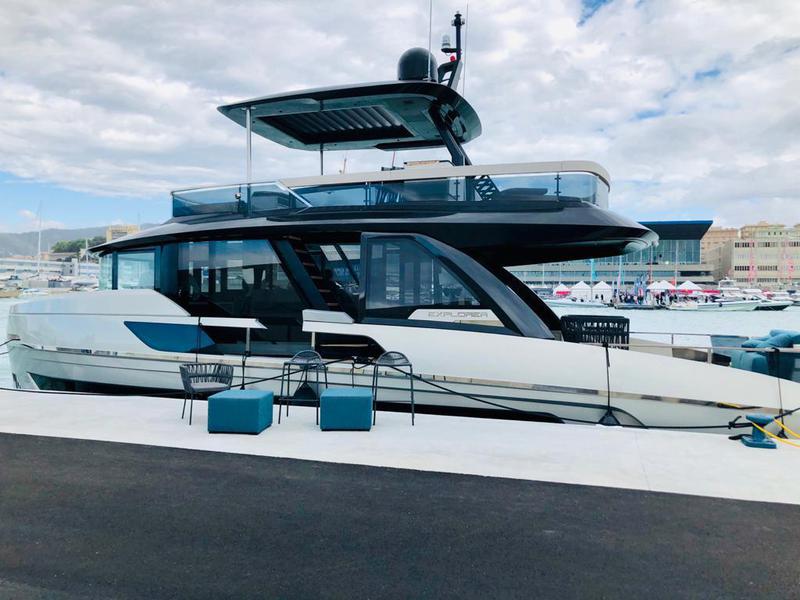 Book yachts online - motorboat - Explorer 62 Fly - Blue Moon - rent