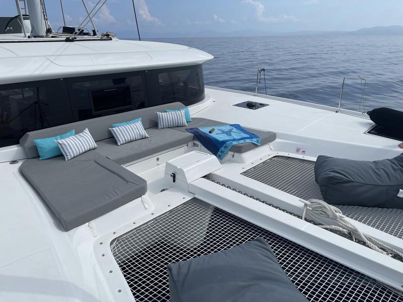Book yachts online - catamaran - Lagoon 46 - Grand Blue - rent