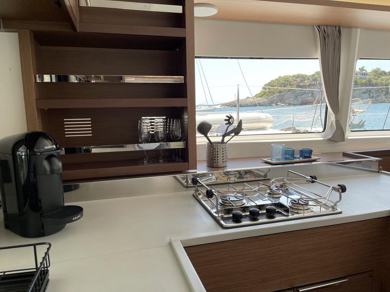 Book yachts online - catamaran - Lagoon 46 - Grand Blue - rent