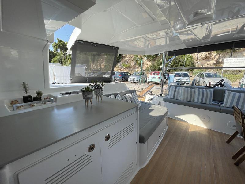 Book yachts online - catamaran - Lagoon 46 - Grand Blue - rent