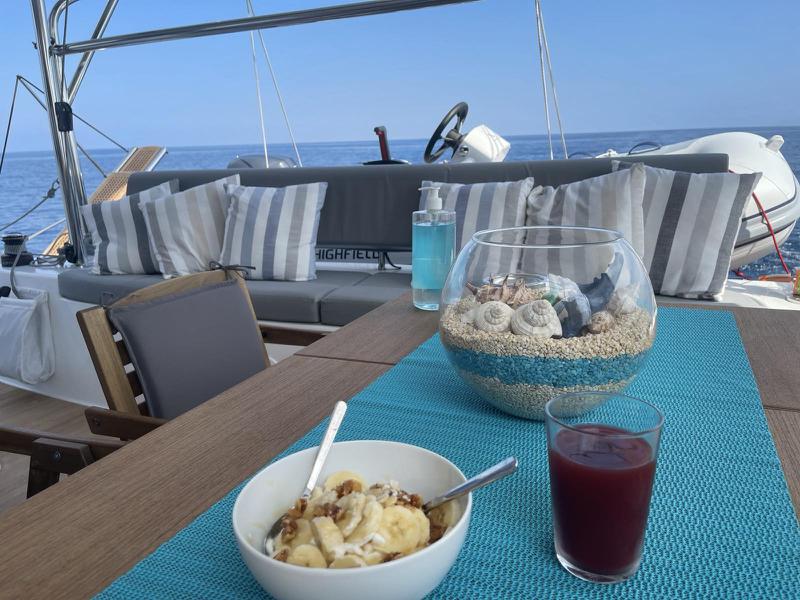 Book yachts online - catamaran - Lagoon 46 - Grand Blue - rent